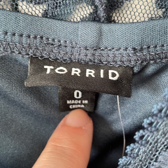 Beautiful Torrid Lace Navy Blue Midi Dress Size 0 - Picture 12 of 14